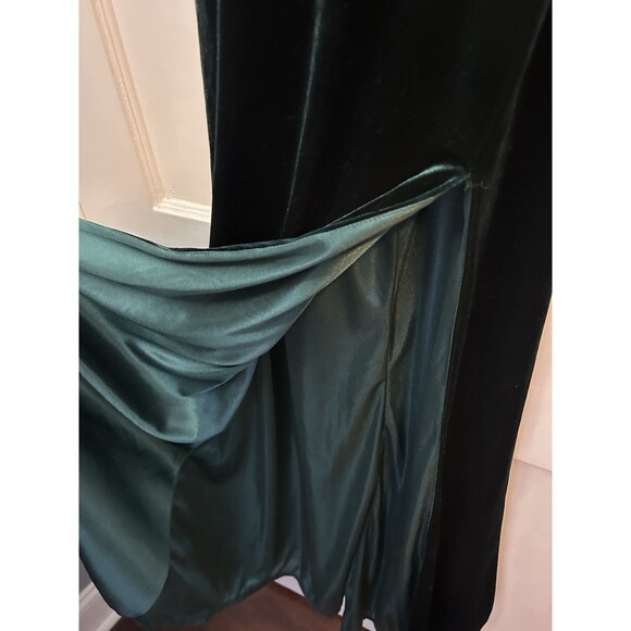 REVELRY Asher Velvet Classic Emerald Cross Open Back Slit Maxi Dress Gown 10 - Picture 6 of 12